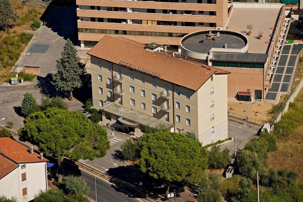 Hotel Tirrenus Perugia Ngoại thất bức ảnh